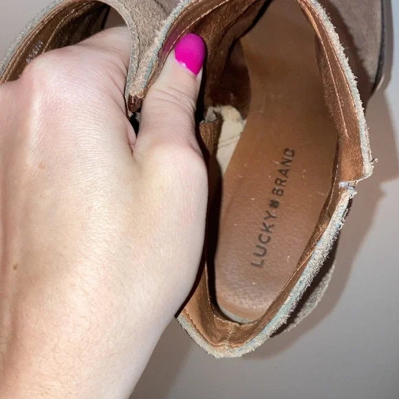 Boots 👢 - Picture 2 of 3